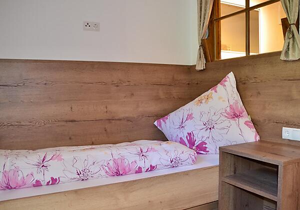 Einzelbett im Doppelzimmer