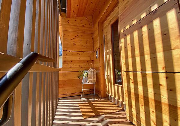 b4b28460-60f6-4801-86ed-d3ca6044b9a7