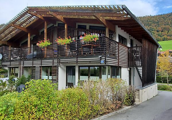 Tiroler Chalet mit Apartment oben rechts