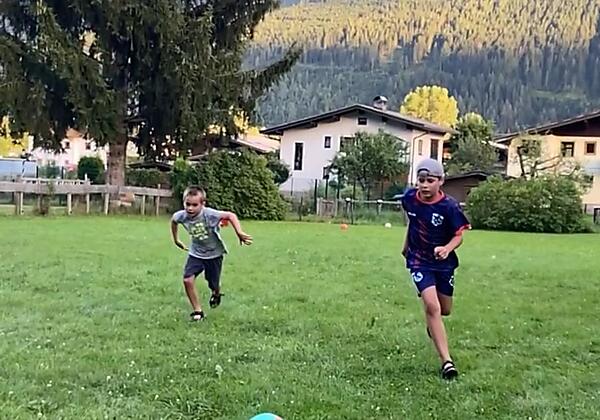 voetballen in de tuin