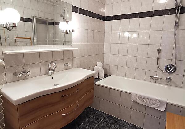 FEWO-Stubai Badezimmer