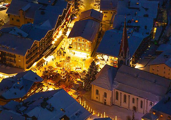 Drohnenaufnahme Seefeld bei Dämmerung im Winter_We