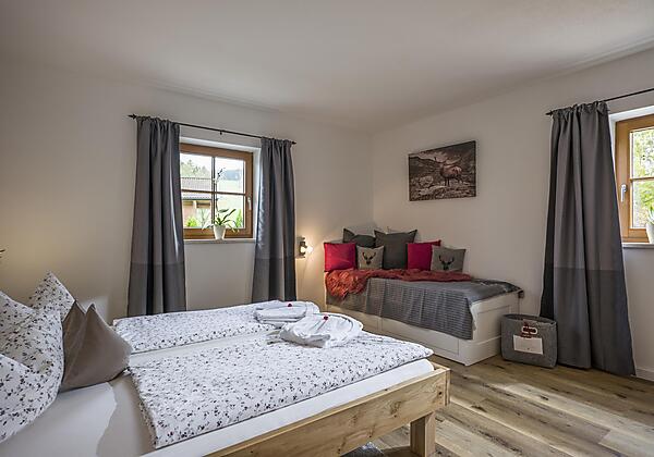 Schlafzimmer 1 mit Doppelbett