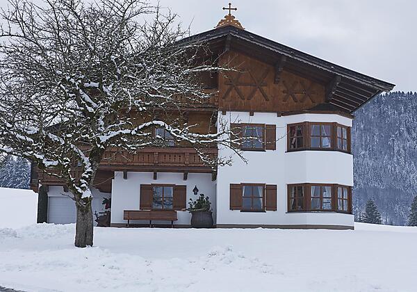 Apartmenthaus im Winter
