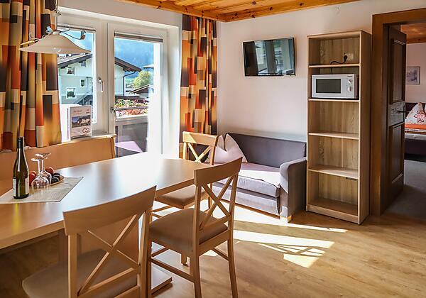 C82D681D-43B2-4127-A886-D84275F51CDA