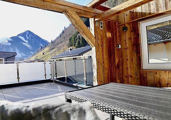 7741B794-5822-4346-B71B-88B20EC03F48