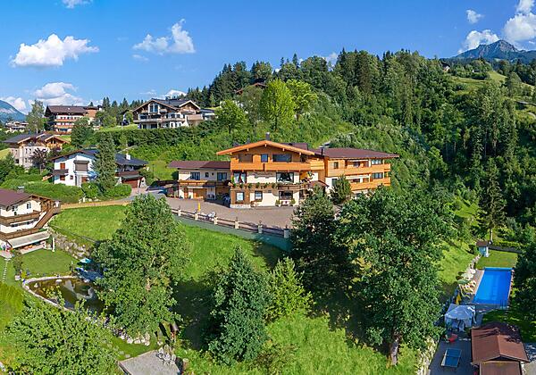 Appartement Kaiserblick Außenansicht Sommer