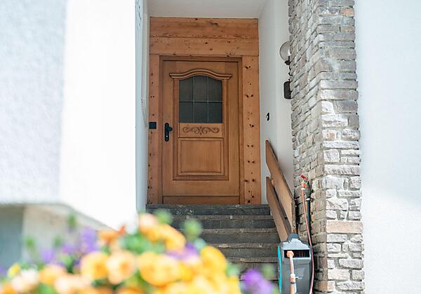 Strutzer_202506_aussen_LQ-5