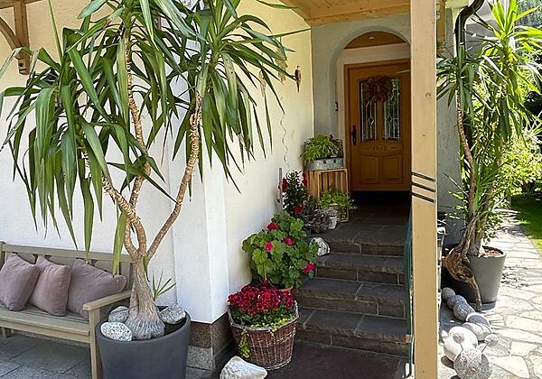 3b02e23a-f212-461d-b545-8df654714b74