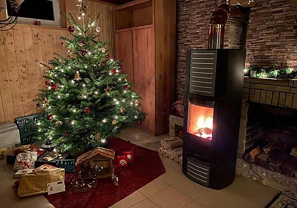 Weihnachtsbaum & Kamin