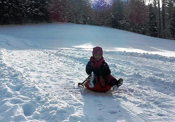 Schlitten fahren am Hof