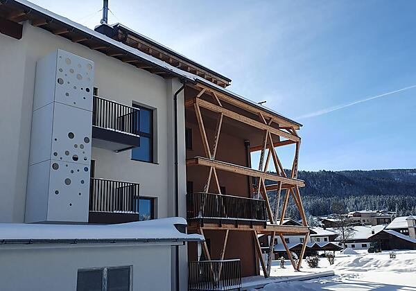 Seitenansicht vom Haus