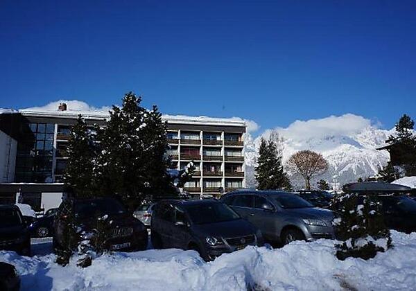 Hausfoto neben Schipiste /next to skislope