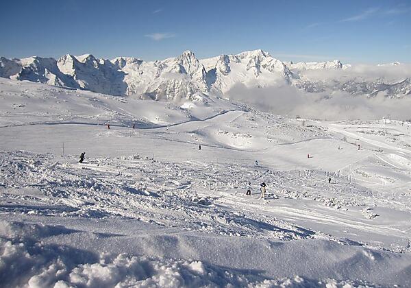 von uns direkten Zugang ins gesamte Skigebiet