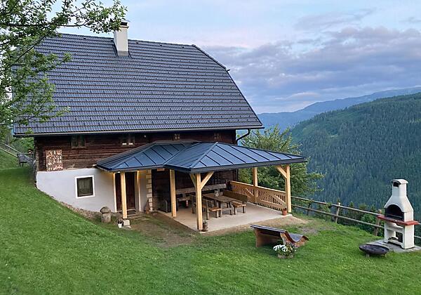 Terrasse und Außenansicht