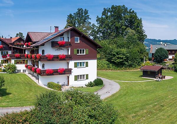 Viel Platz um's Haus