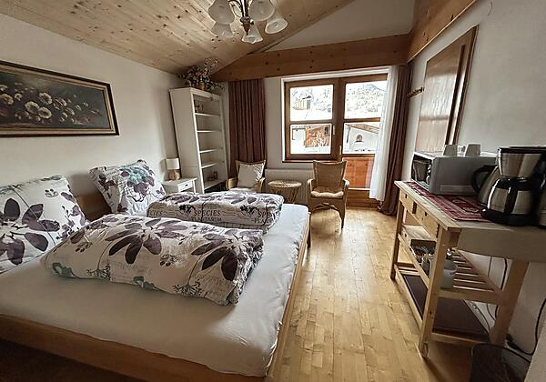 Schlafzimmer mit Balkon