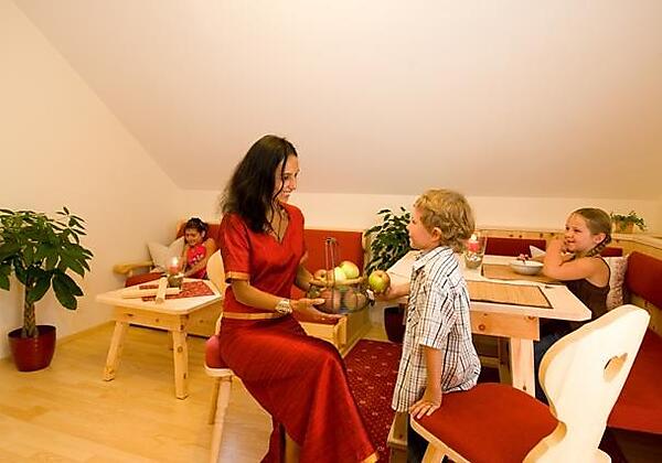 Zirbenappartement Wohnzimmer