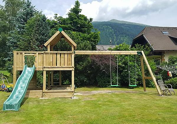 Neu errichteter Spielplatz