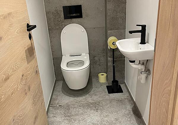 A267A459-76C5-43B1-9663-602F6231A7E5