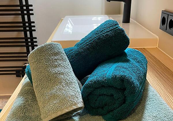 24274EA9-9E34-4800-89F9-70329CB5C26C