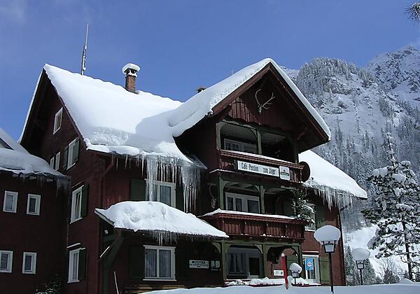 Zum Jäger **Superior  - Winteransicht