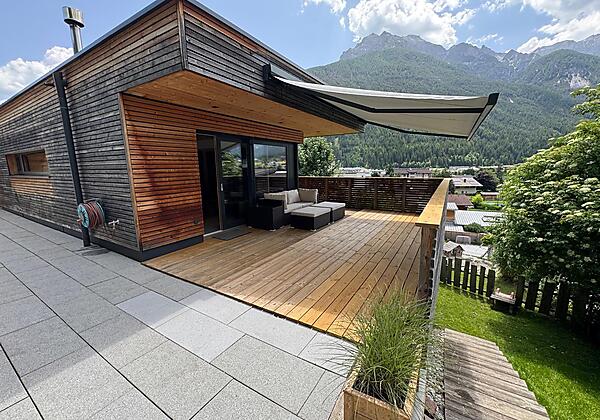 Terrasse mit Gartenzugang