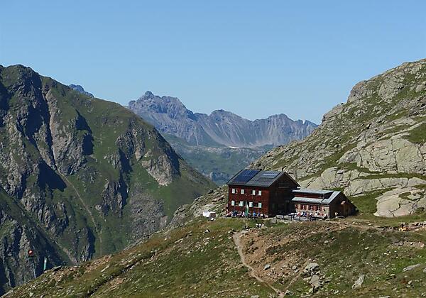 Hütte