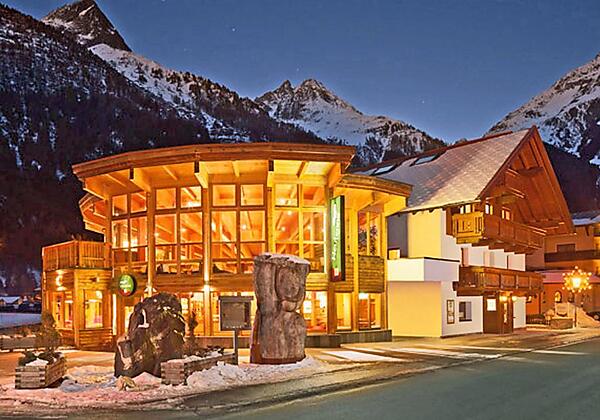 Daheim Appartements bei Nacht