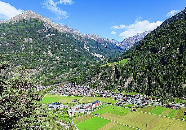 Ortsaufnahme Laengenfeld Sommer