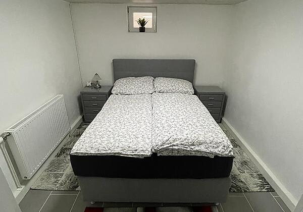 Doppelbett im Schlafzimmer