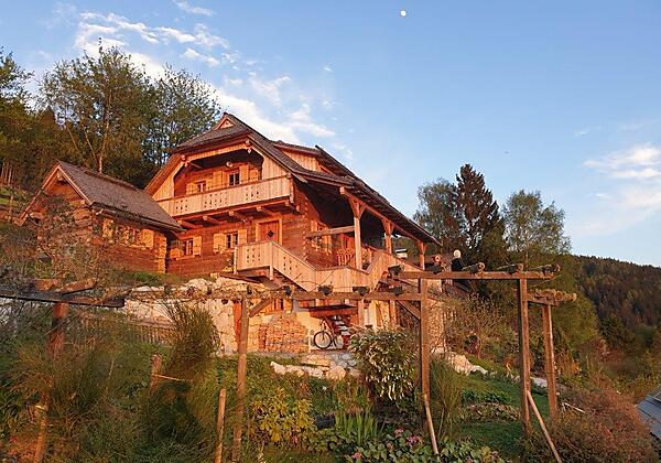 Außenansicht der Mirnock Hütte