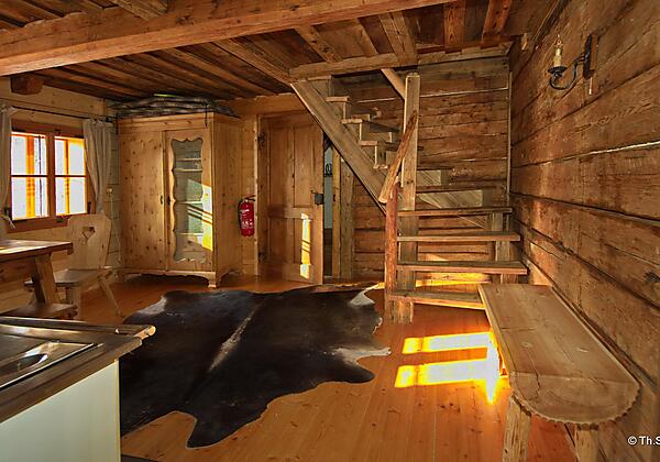 falkert-huette-stube-mit-treppe1