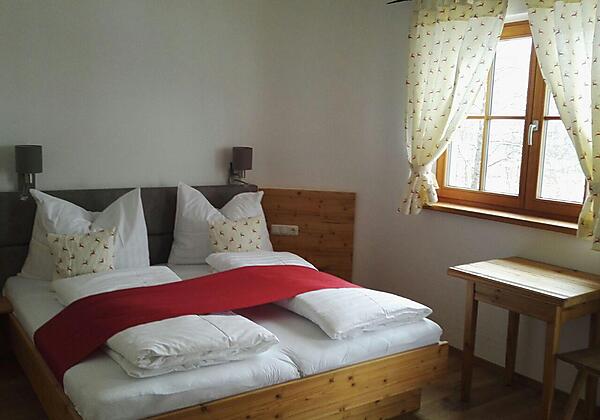 AF2D5DA4-9A3F-4E05-97BE-A9DEDCC8662F