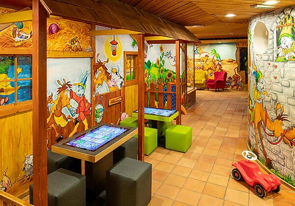 Spieltische in Oskars Kinderland