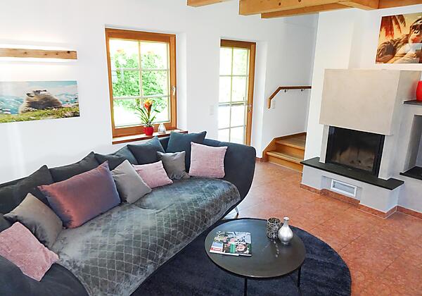 Wohnbereich mit Kamin