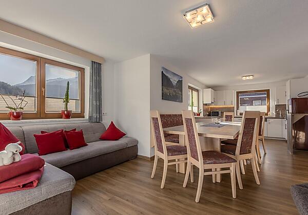 1Tirol_Gebhard_Wohnzimmer