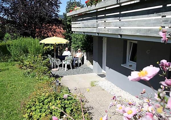 Sitzmöglichkeit und privater Eingang