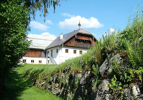 Wandern Sie von hier hinunter ins Tal