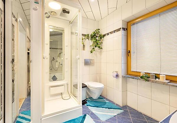 Zillertal_Ferienwohnung Bonny_Badezimmer_Dampfdusc