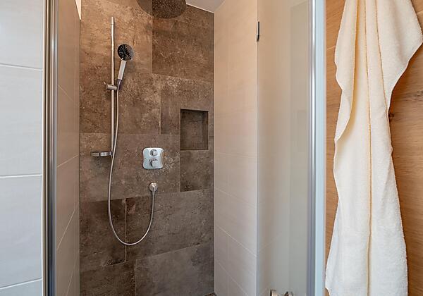 Ferienwohnung_Emmerenzia_Gaensleit_57_Soell_Badezi