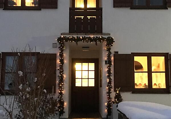 Hauseingang im Winter