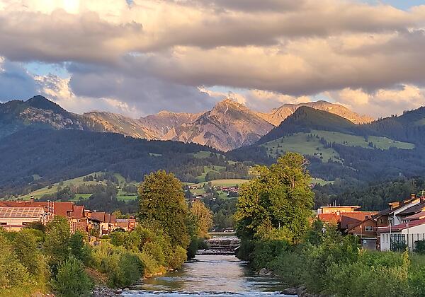 Blick auf die Hindelanger Berge