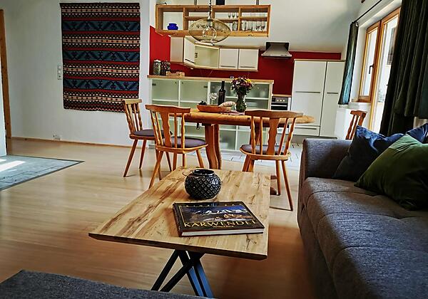 Wohnzimmer_Blick_Auf_Küche