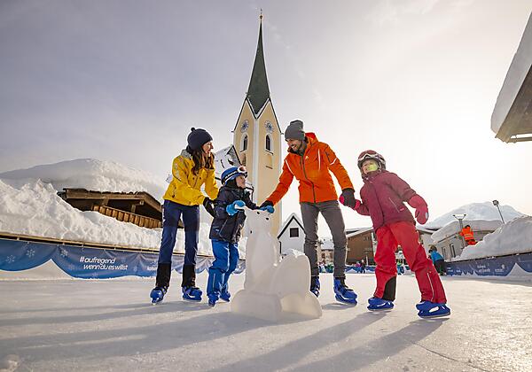 Kaiserwinkl, Schlittschuhlaufen, Fotograf Bergmann
