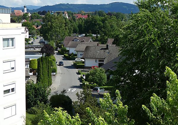 Blick auf Stadt Isny vom Balkon aus