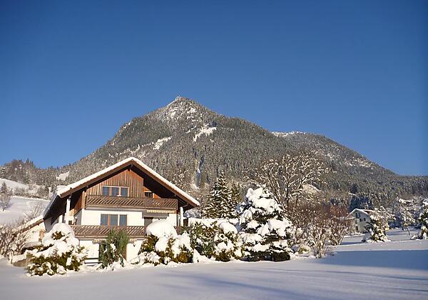 Haus Stoll im Winter