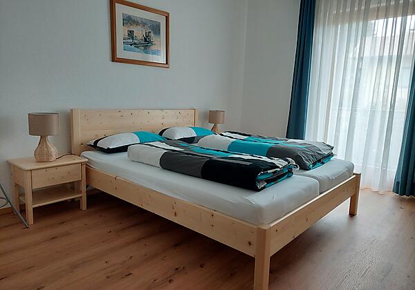 Schlafzimmer 1