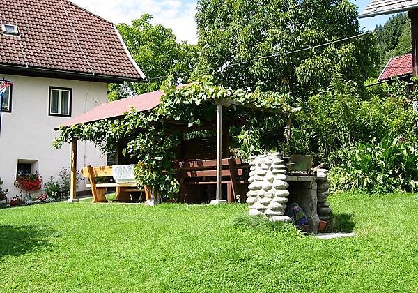 Garten - Weinlaube-mit Grill