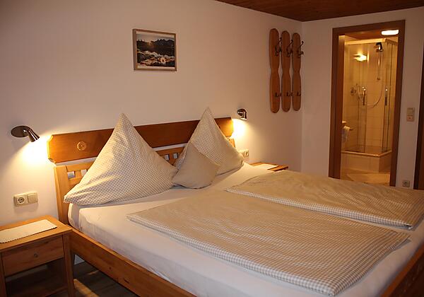 Schlafzimmer 1 Fewo Frauenschuh (1)